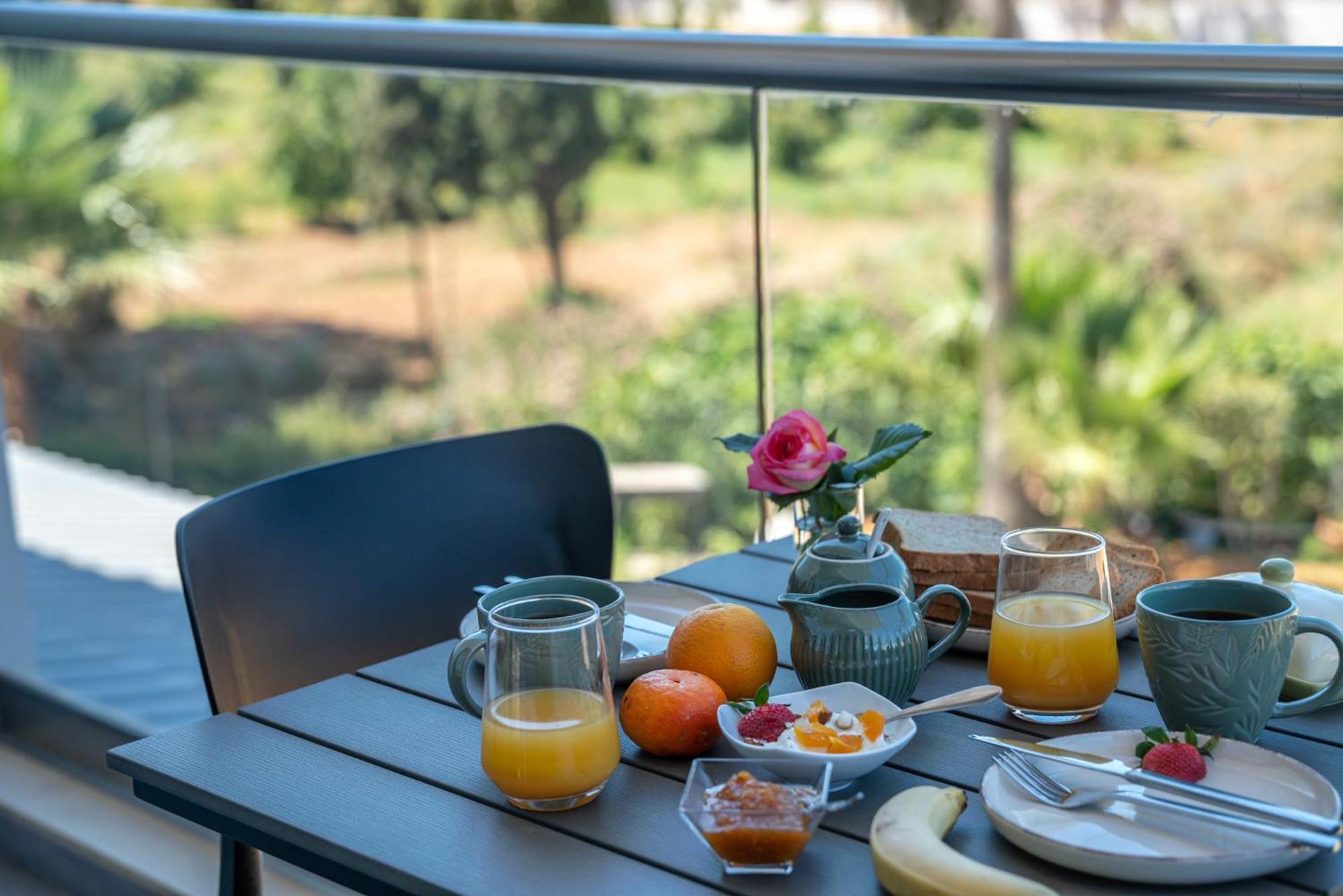 Litinakis Studios Sea View & Litinakis Studios Garden View 700 Meters Away Agia Marina  Bagian luar foto