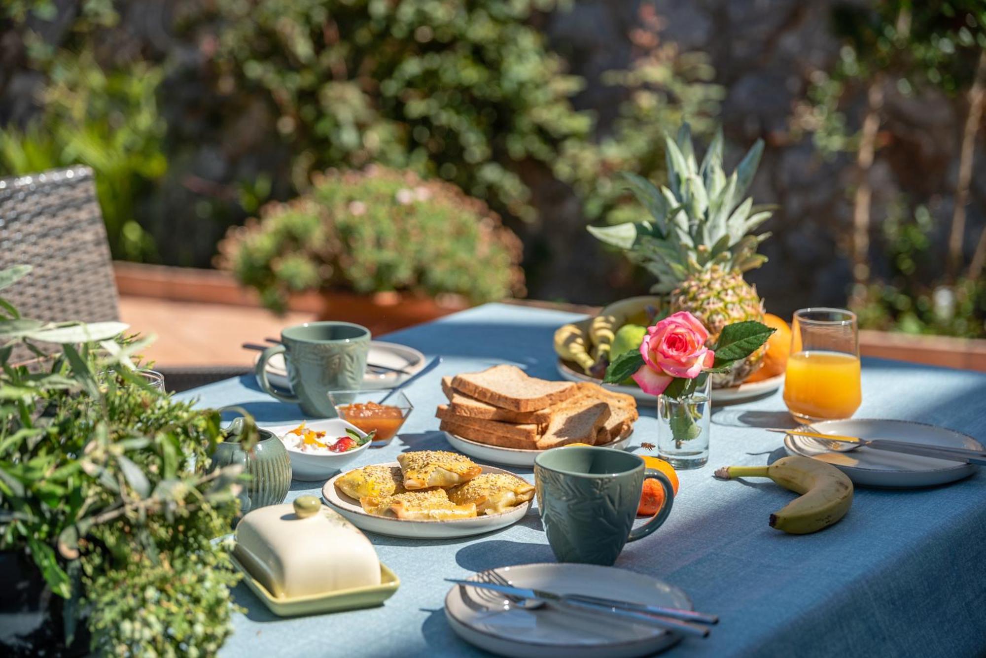 Litinakis Studios Sea View & Litinakis Studios Garden View 700 Meters Away Agia Marina  Bagian luar foto