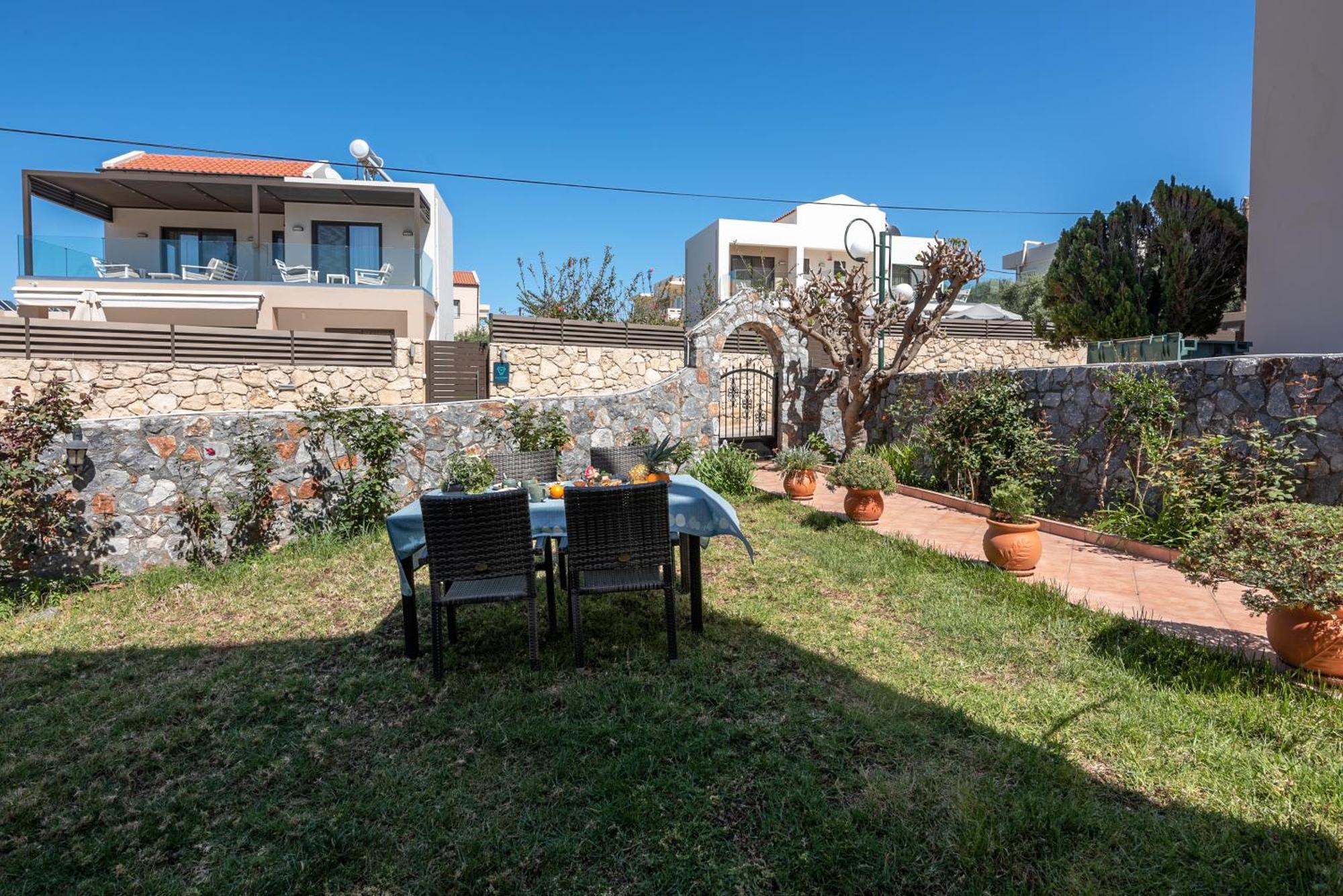 Litinakis Studios Sea View & Litinakis Studios Garden View 700 Meters Away Agia Marina  Bagian luar foto