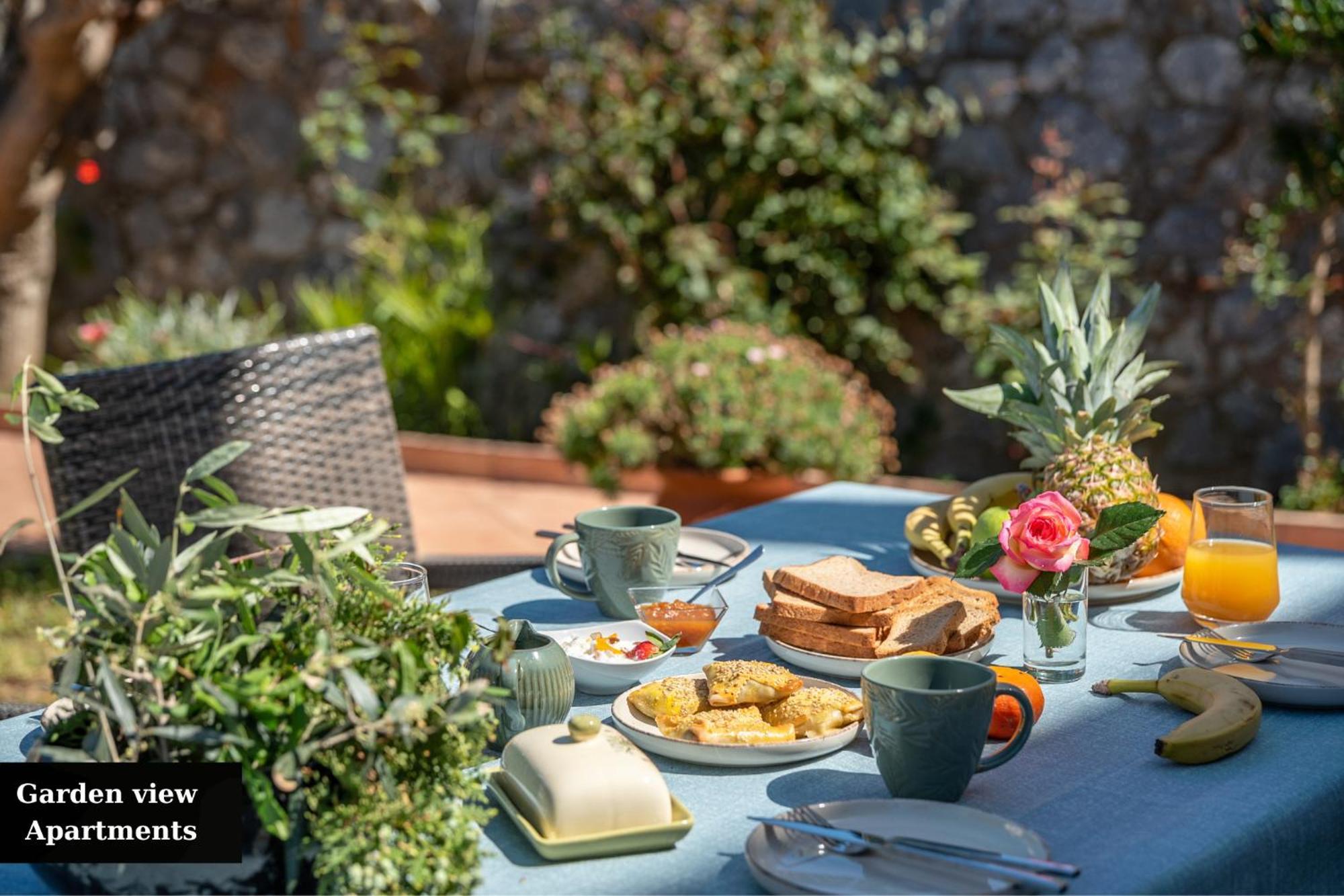 Litinakis Studios Sea View & Litinakis Studios Garden View 700 Meters Away Agia Marina  Bagian luar foto