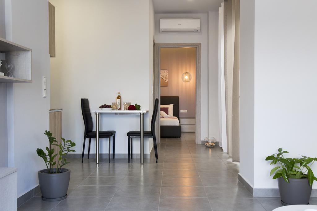 Litinakis Studios Sea View & Litinakis Studios Garden View 700 Meters Away Agia Marina  Bagian luar foto