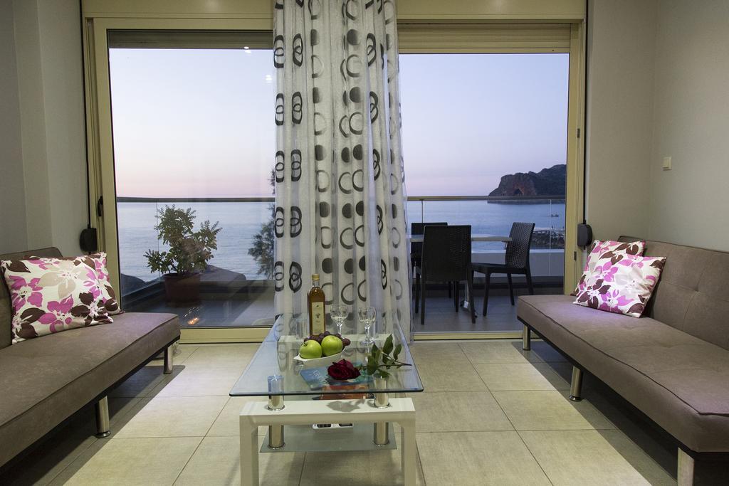 Litinakis Studios Sea View & Litinakis Studios Garden View 700 Meters Away Agia Marina  Bagian luar foto